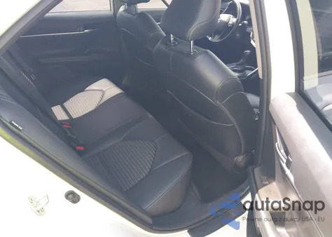 2021 Toyota Camry Se z USA, uszkodzony, nr VIN 4T1G11AK8MU467145